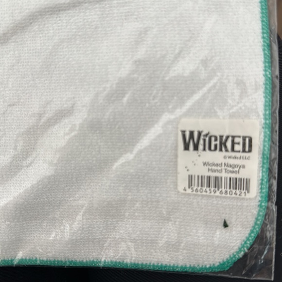 Wicked hand towel - Picture 2 of 2